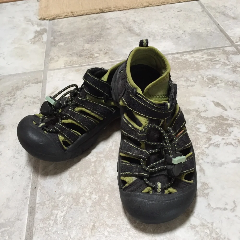 Youth Keen Newport Green Water/Hiking Sandals